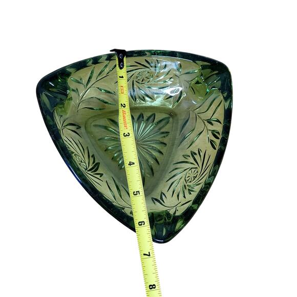 Vintage Hazel Atlas Green Glass Pinwheel Triangle Ashtray 7" - Picture 3 of 8